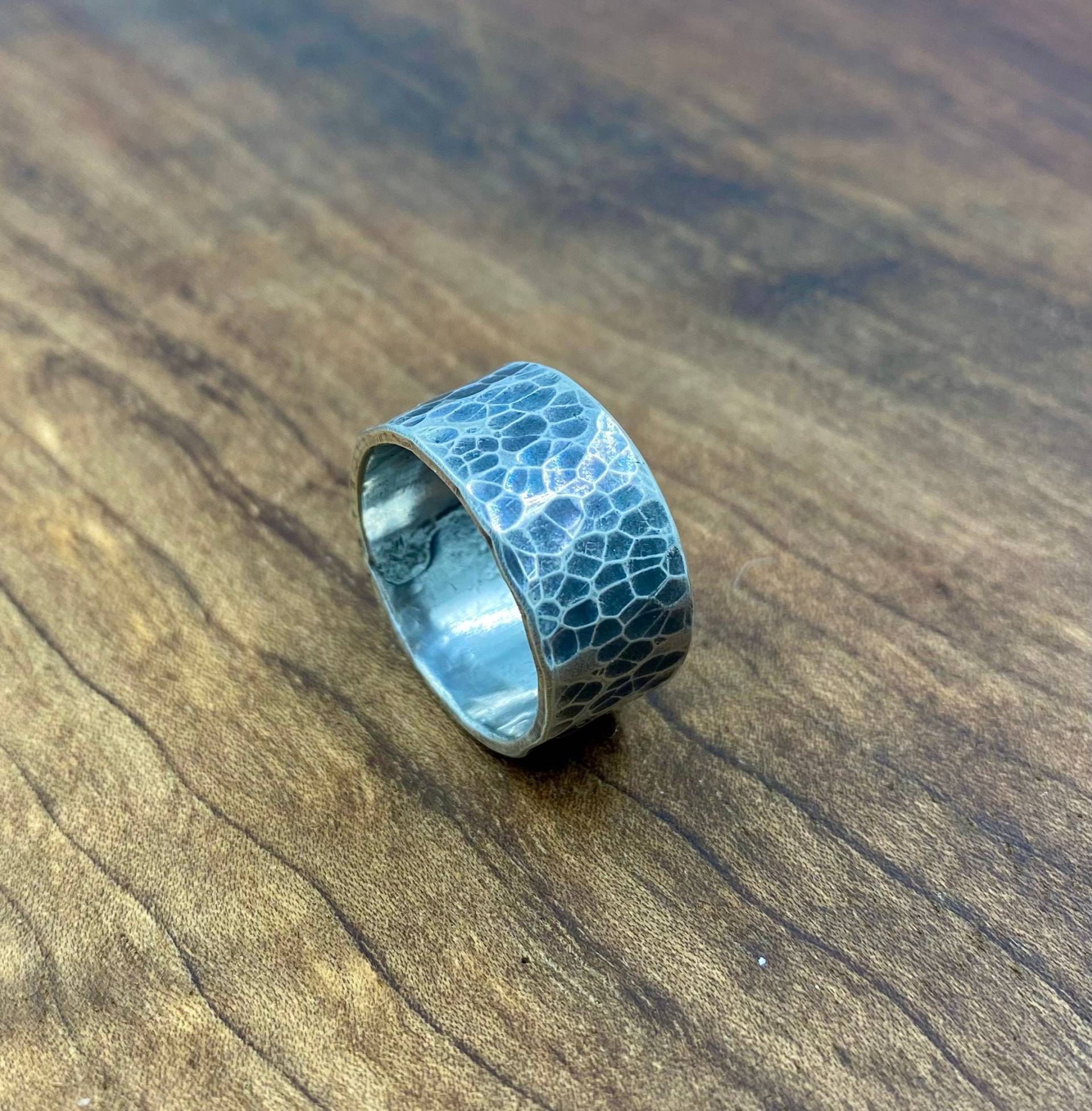 Gehämmerter Ring, Gehämmerter Sterling Silber Ringgröße 8 1/2 Gehämmerter Ring, Gehämmerter Sterling Silber Ringgröße 8 1/2 von MEJewelryDesign7