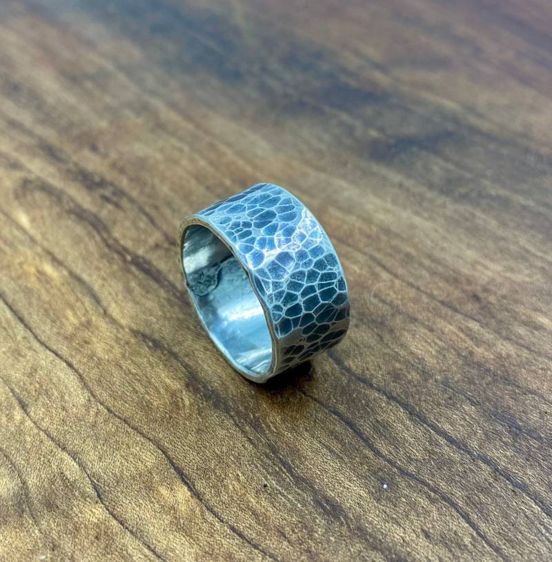 Gehämmerter Ring, Gehämmerter Sterling Silber Ringgröße 8 1/2 von MEJewelryDesign7