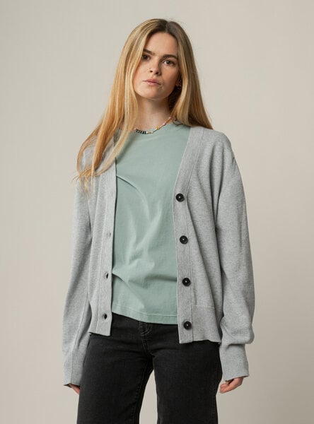 Basic V-Neck Feinstrick Cardigan SURINA | von MELA | Fairtrade & GOTS zertifiziert von MELA