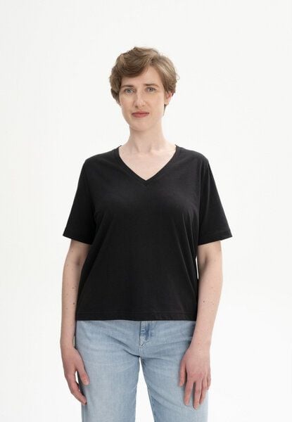 V-Neck T-Shirt ANKITA | von MELA | Fairtrade & GOTS zertifiziert von MELA