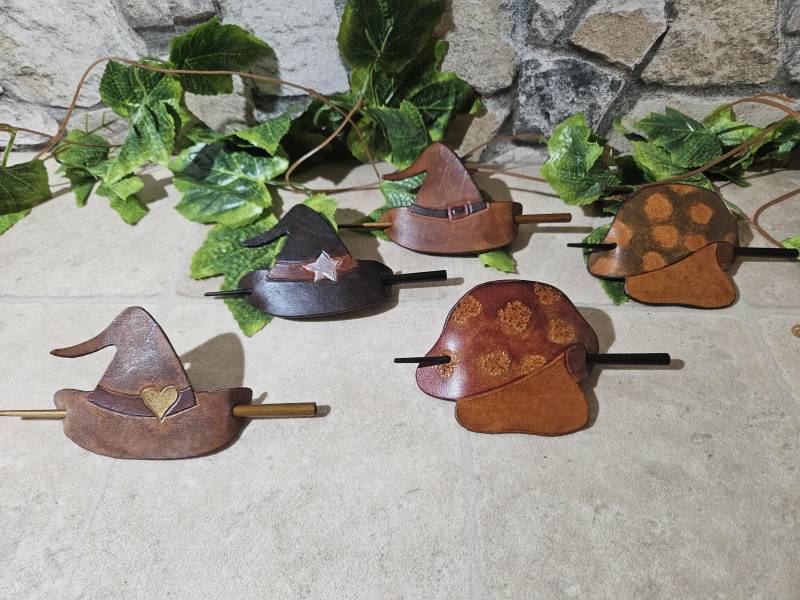 Lederspange "Hexenhut" Oder "Pilz" Lederspange "Hexenhut" Oder "Pilz" von MELCUIR