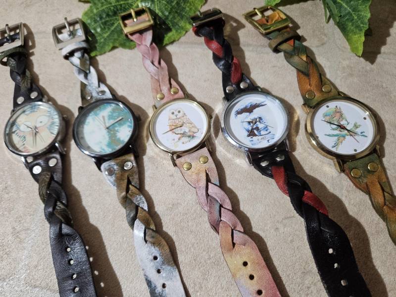 Uhr Und Geflochtenes Lederarmband Uhr Und Geflochtenes Lederarmband von MELCUIR