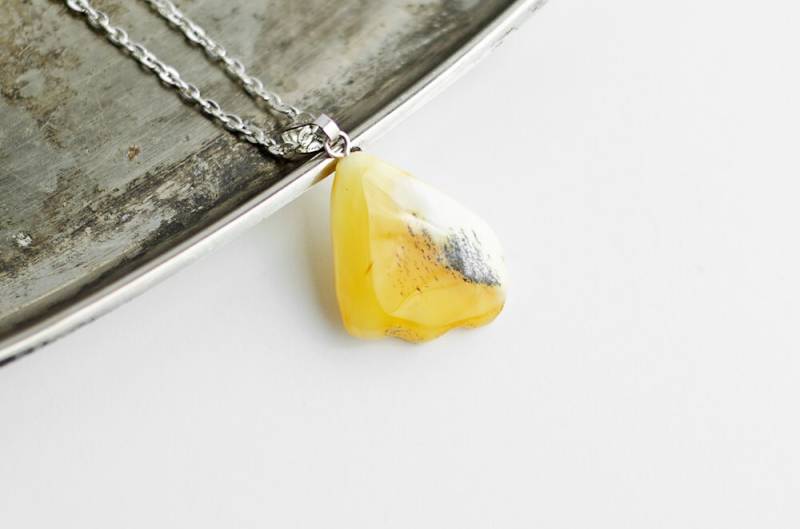 Weißer Bernstein Anhänger/Großer Bernsteinanhänger Mit Kette Weißer Bernstein Anhänger/Großer Bernsteinanhänger Mit Kette von MELISSAaccessories