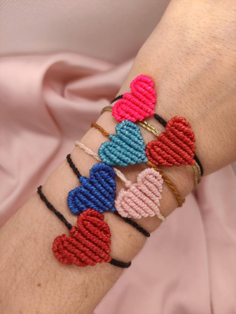 Makramee Herz Armband, Makramee, Armbänder, Handgemachtes Verstellbares Armband Makramee Herz Armband, Makramee, Armbänder, Handgemachtes Verstellbares Armband von MELOMAstudio