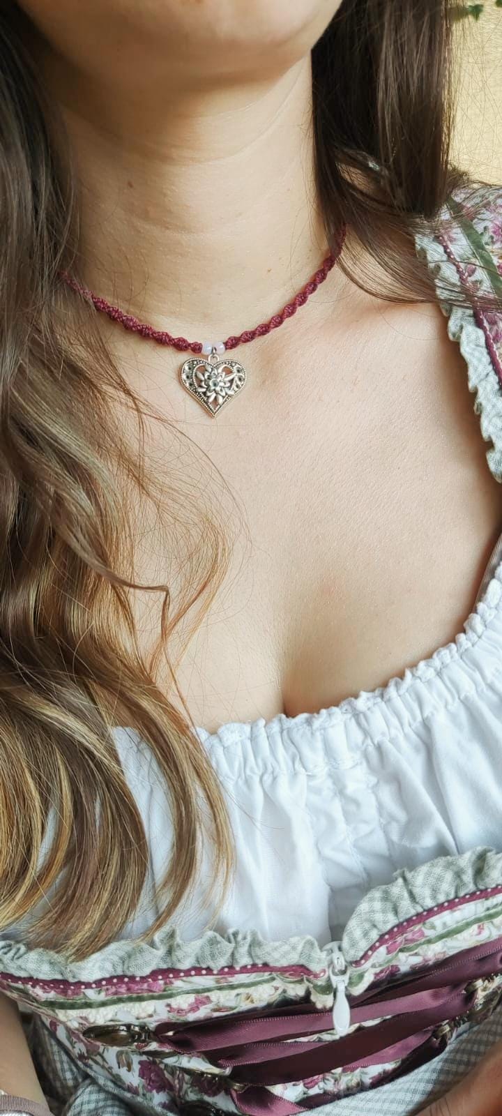 Oktoberfest Herz Kette, Makramee-Herz-Kette Im Trachten-stil Oktoberfest Herz Kette, Makramee-Herz-Kette Im Trachten-stil von MELOMAstudio