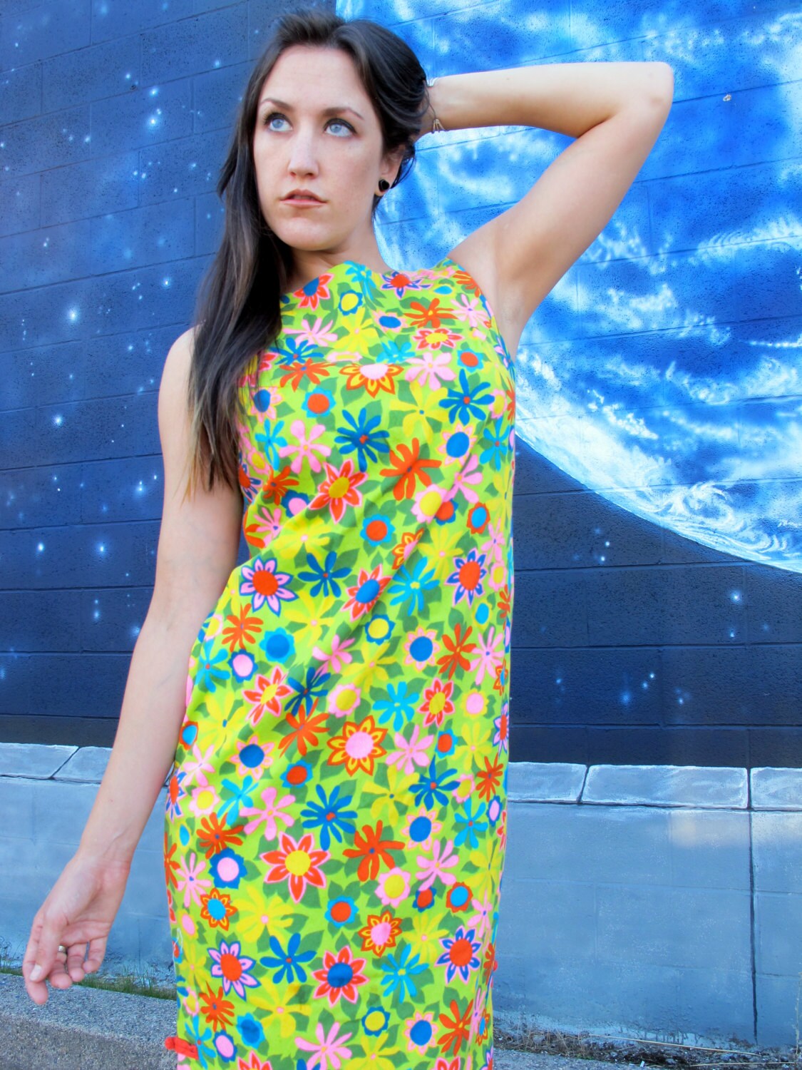 1960S Kleid Knallige Farbe Floral Maxi Made in Hawaii // Größe Medium/Large 1960S Kleid Knallige Farbe Floral Maxi Made in Hawaii // Größe Medium/Large von MEMORAREvintage