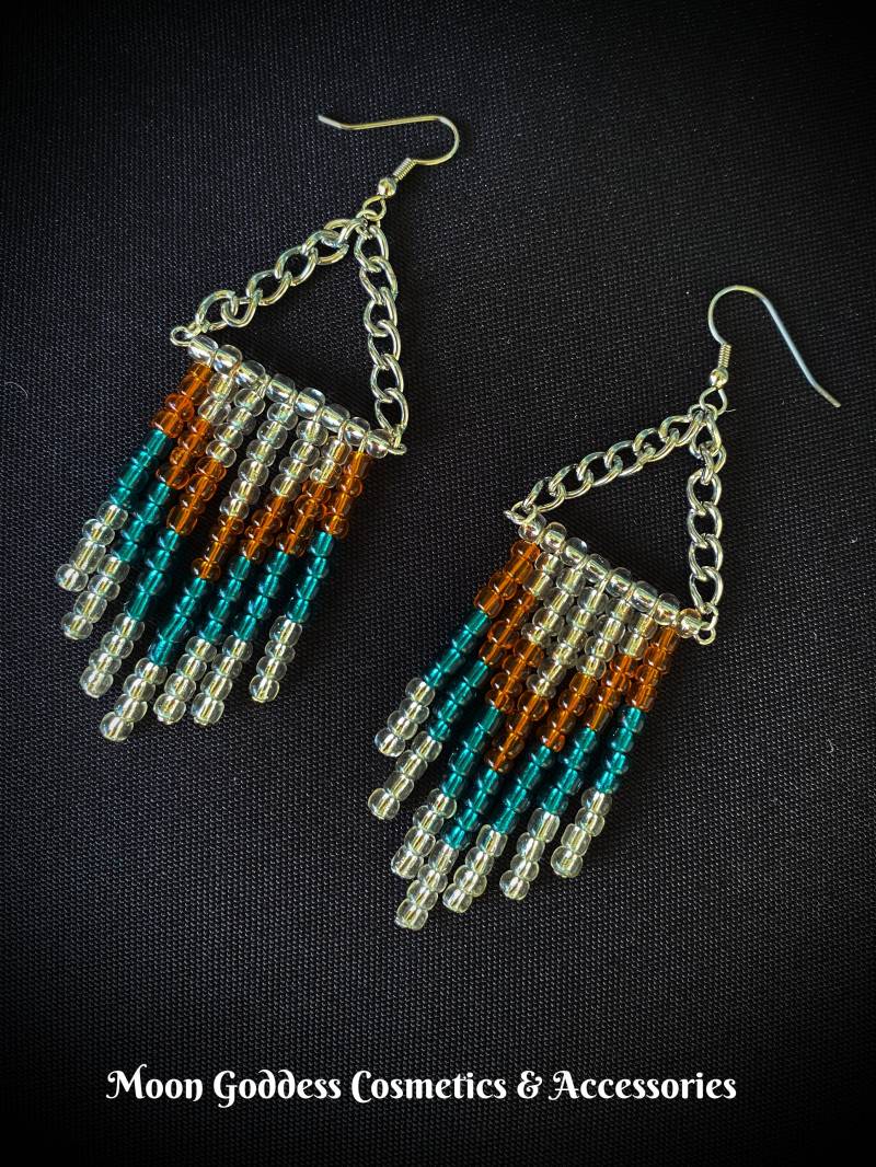 Göttin Elihino Native Style Perlen Chevron Ohrringe von MGCosmetics