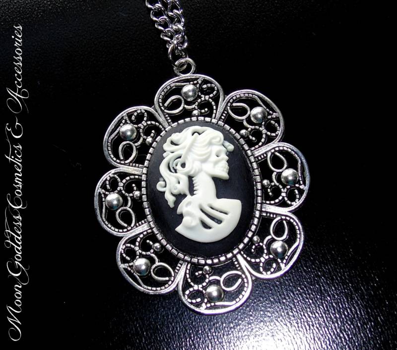 Gothic Style Sugar Skull Kamee Halskette Gothic Style Sugar Skull Kamee Halskette von MGCosmetics