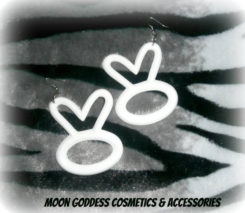 Weiße Hasen Ohrringe Weiße Hasen Ohrringe von MGCosmetics