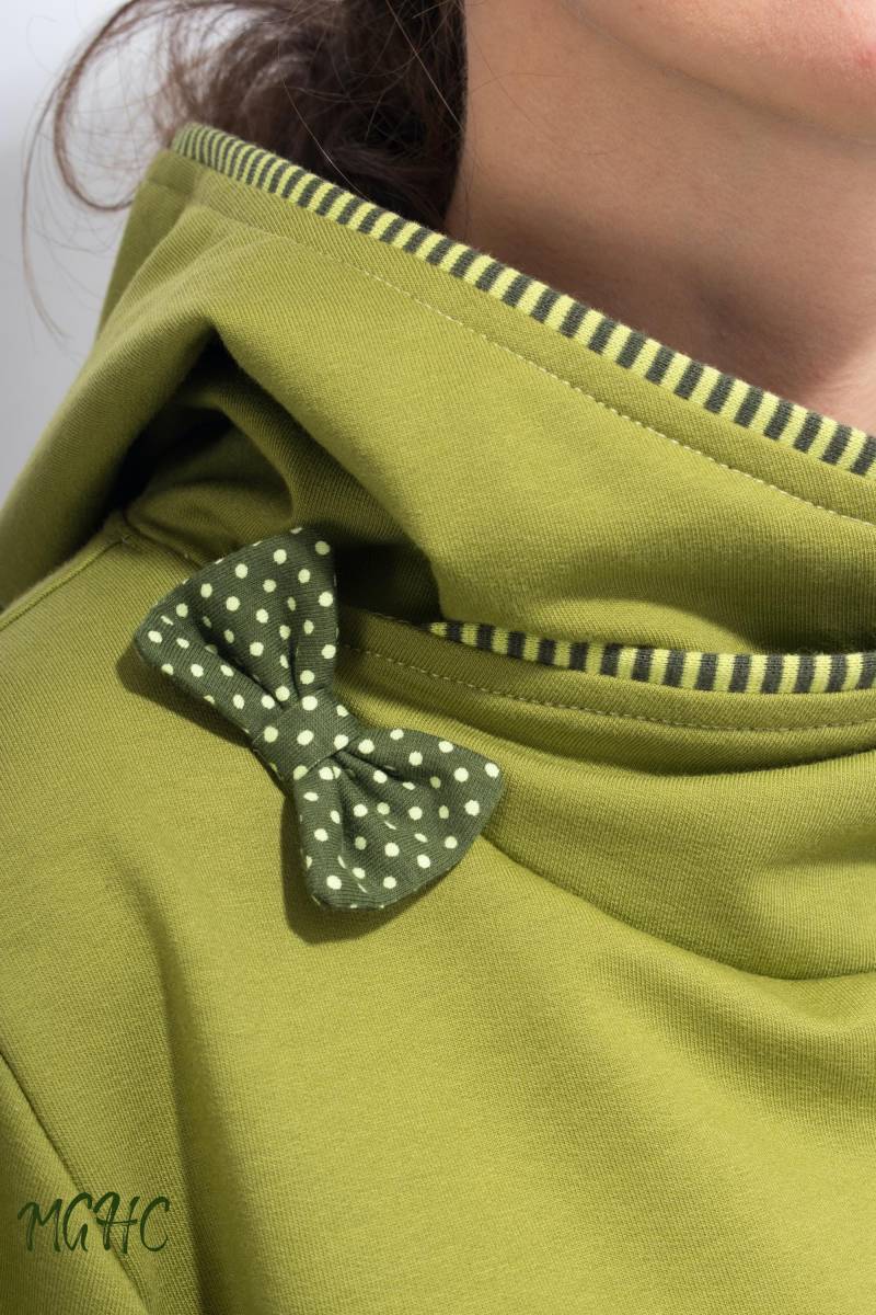 Hoodie Ena Oliv Hoody Damen Sweater Gerade Form Leichter French Terry Uni Tupfen Streifen Schleife Grün von MGHomeCouture