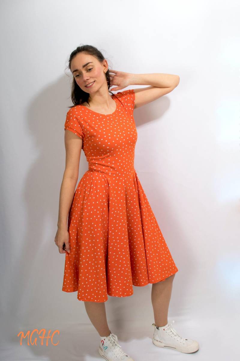 Kleid "Lory Blüten Orange" Sommerkleid Rockabilly Knielanges Damen Swing Tanzkleid Tellerrock Bedruckt Jerseykleid Pink Geblümt von MGHomeCouture
