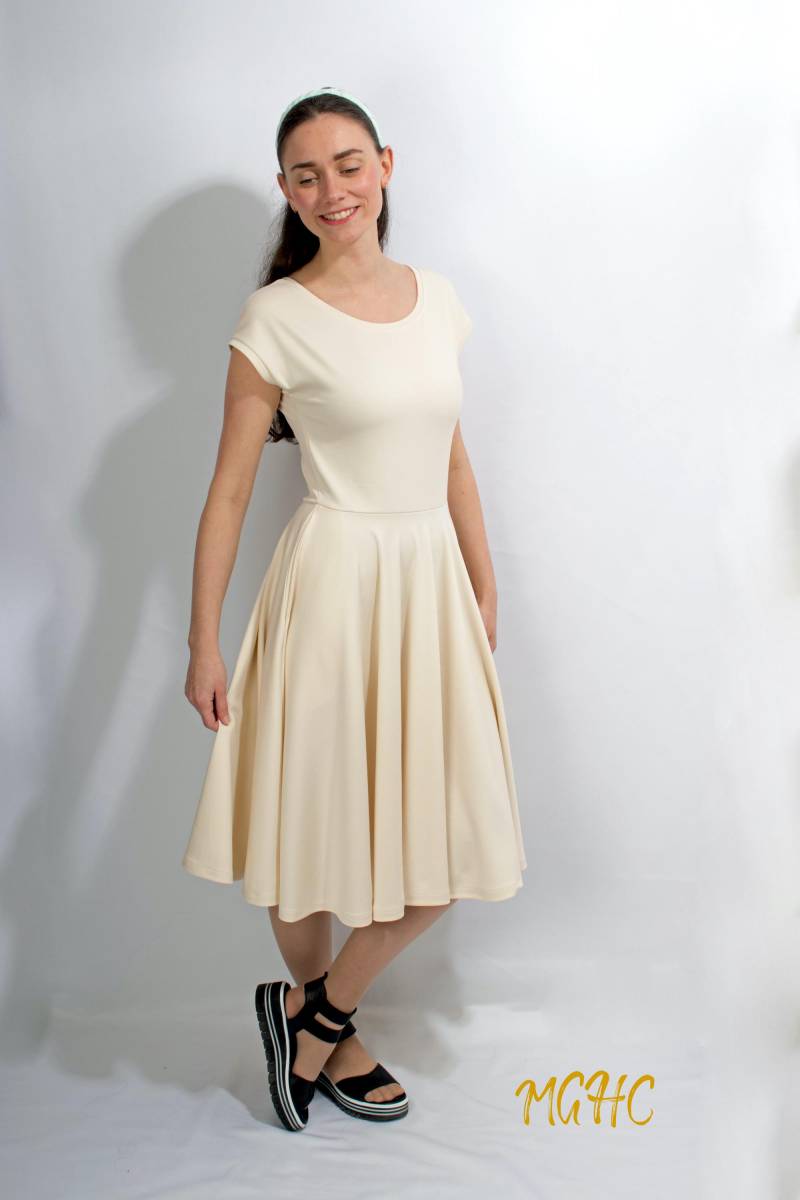 Kleid "Lory Champi" Cocktailkleid Knielang Damen Swing Tanzkleid Tellerrock Kurzarm Beige Jerseykleid Romanitjersey Hochzeitskleid Uni von MGHomeCouture
