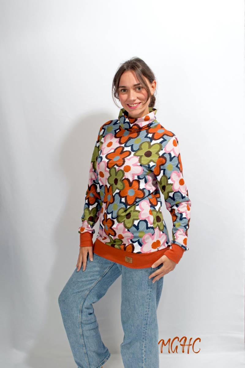 Sale Gr. 36/38 Longpulli Stehkragen Bunt Herbstblumen Damen Weiter Pulli Handgefertigt, Gerade Lange Form Braun Grün Rosa Blau Blume von MGHomeCouture