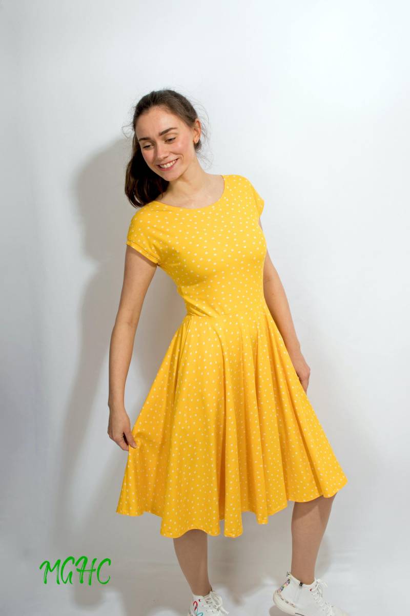 Sale Gr. 36 Kleid "Lory Blüten Gelb" Sommerkleid Rockabilly Knielang Damen Tanzkleid Tellerrock Bedruckt Jerseykleid Sonnengelb Geblümt von MGHomeCouture