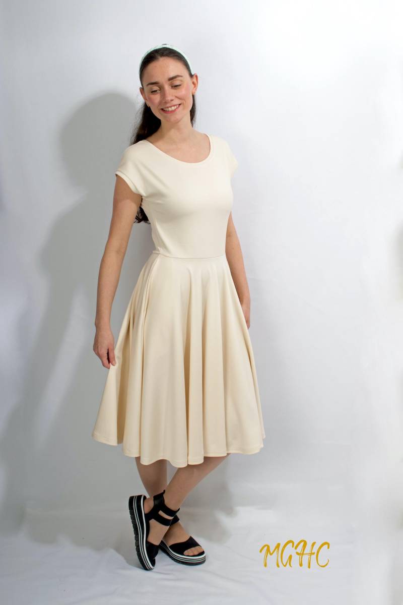 Sale Gr. 38 Kleid "Lory Champi" Cocktailkleid Knielang Damentanzkleid Tellerrock Kurzarm Beige Jerseykleid Romanitjersey Hochzeitskleid Uni von MGHomeCouture