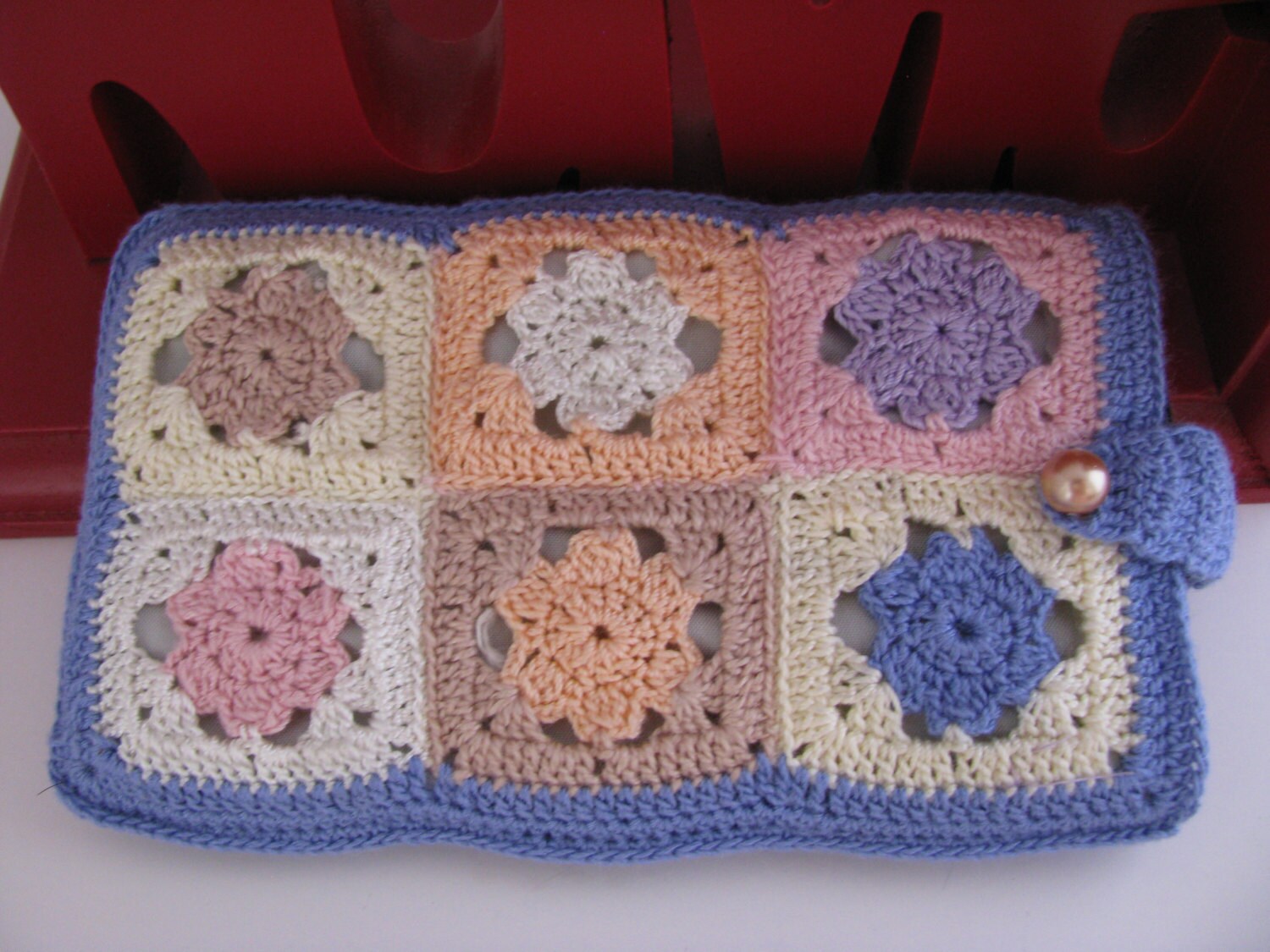 Best Buddy Handytasche Ii in Tiny Multicolour Grandma Squares  Komplett Gefüttert Best Buddy Handytasche Ii in Tiny Multicolour Grandma Squares  Komplett Gefüttert von MGLDesigns