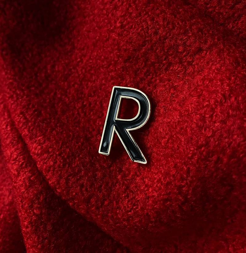 Buchstabe R Emaille Pin - Anstecknadel Anfangsbuchstabe Aufnäher Alphabet Badge A-Z Pins Schrift von MHTpins