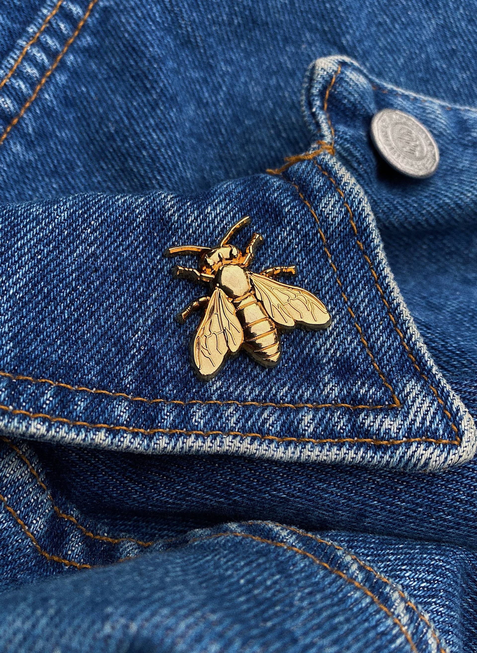 Goldene Metall Biene 3D Pin - Bienen Brosche Honigbienen Abzeichen Hummel Anstecknadel Queen Bee Emaille Imker Apis Pin Goldene Metall Biene 3D Pin - Bienen Brosche Honigbienen Abzeichen Hummel Anstecknadel Queen Bee Emaille Imker Apis Pin von MHTpins