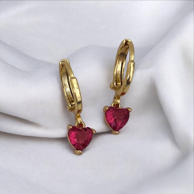 Creolen Mit Hell Rotem Herz Charm , Ohrring Zirkonia Steinchen Anhänger, Liebe Geschenk Für Sie, Tochter, Freundin von MIAxMINA