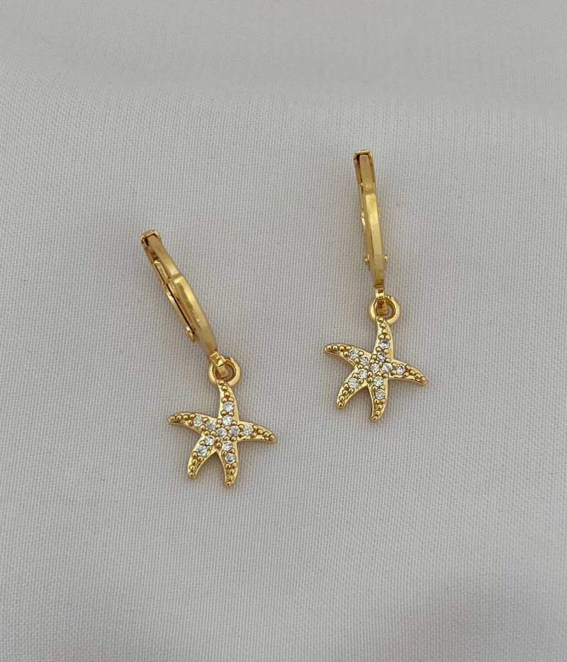 Creolen Mit Seestern in Gold - Mini Ohrringe Charm Anhänger Geschenk Für Sie Boho von MIAxMINA