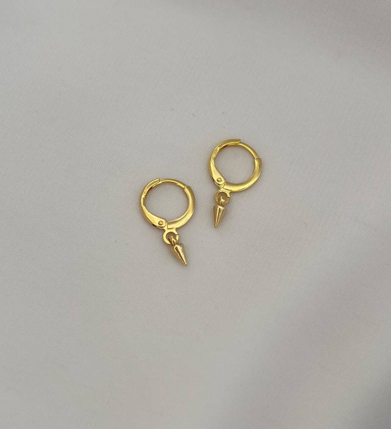 Kleine Creolen Mit Mini Spike Anhänger - Goldene Charm Ohrringe Spitzer Geschenk Für Sie Ihn Boho von MIAxMINA