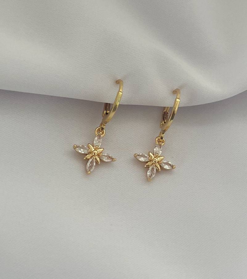 Kleine Creolen Mit Zirkonia Blumen Anhänger - Ohrringe Hängend Pflanzen Charm Geschenk Für Sie Boho Gold von MIAxMINA
