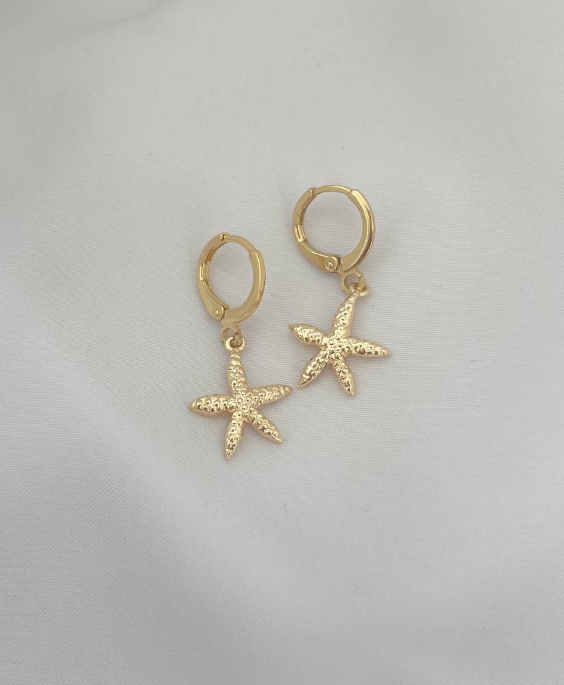 Mini Creolen Mit Seestern Anhänger - Kleine Ohrringe Stern Charm Boho Geschenk Für Sie Sommer von MIAxMINA