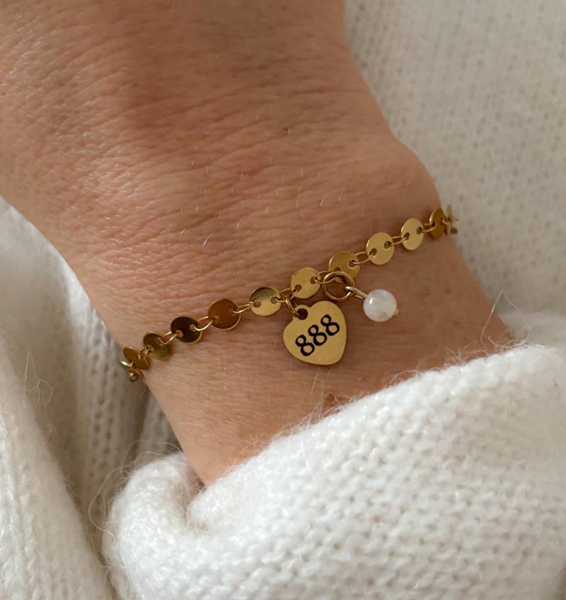 Personalisiertes Geburtsstein Armband in Gold, Gravur Mit Plättchen Anhänger, Geschenk Für Frau, Beste Freundin, Geburtstag von MIAxMINA