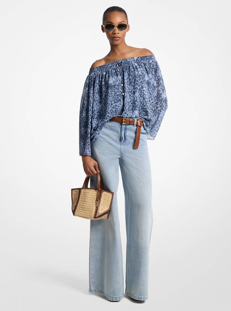MK Off-Shoulder-Oberteil Aus Georgette Mit Blumenmuster Und Batikeffekt - Blau - Michael Kors von MICHAEL Michael Kors