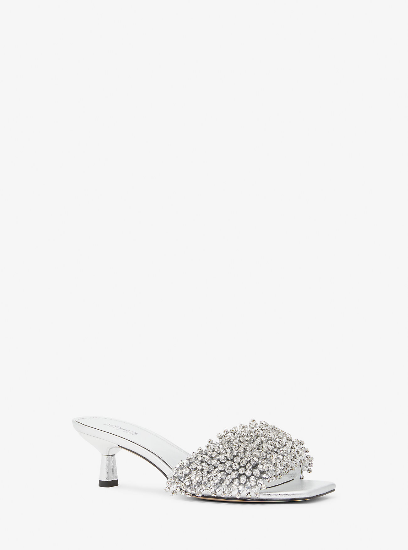 MK Sandale Amal Aus Leder In Metallic-Optik Mit Kristallen Und Kitten-Heel-Absatz - Silberton - Michael Kors MK Sandale Amal Aus Leder In Metallic-Optik Mit Kristallen Und Kitten-Heel-Absatz - Silberton - Michael Kors von MICHAEL Michael Kors
