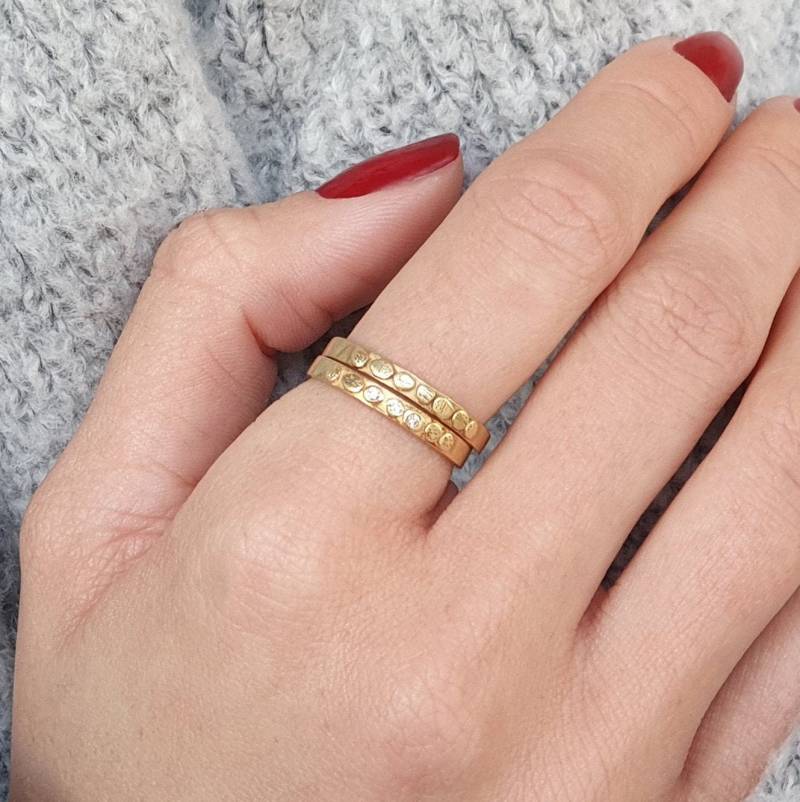 Hochzeit Ring Set, Zierliche Diamantring, Schlichte Ehering von MICHALBENDZEL