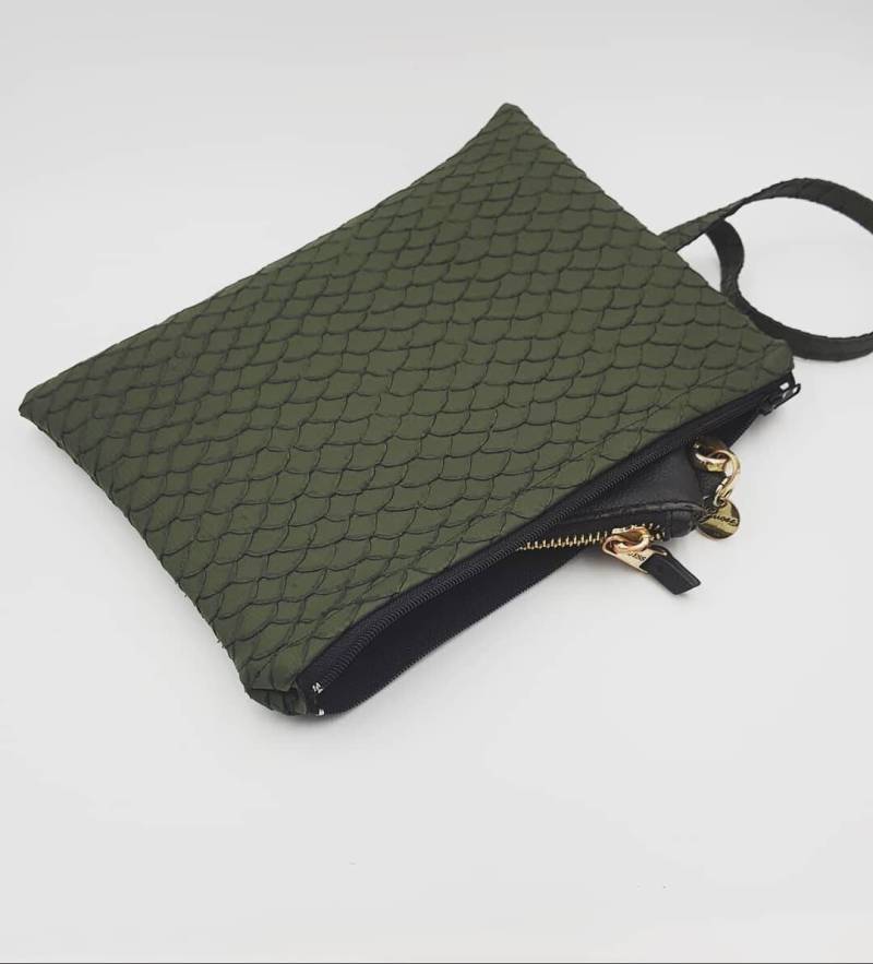 Grüner Schuppenbeutel Mit Riemen Grüner Schuppenbeutel Mit Riemen von MILANCY