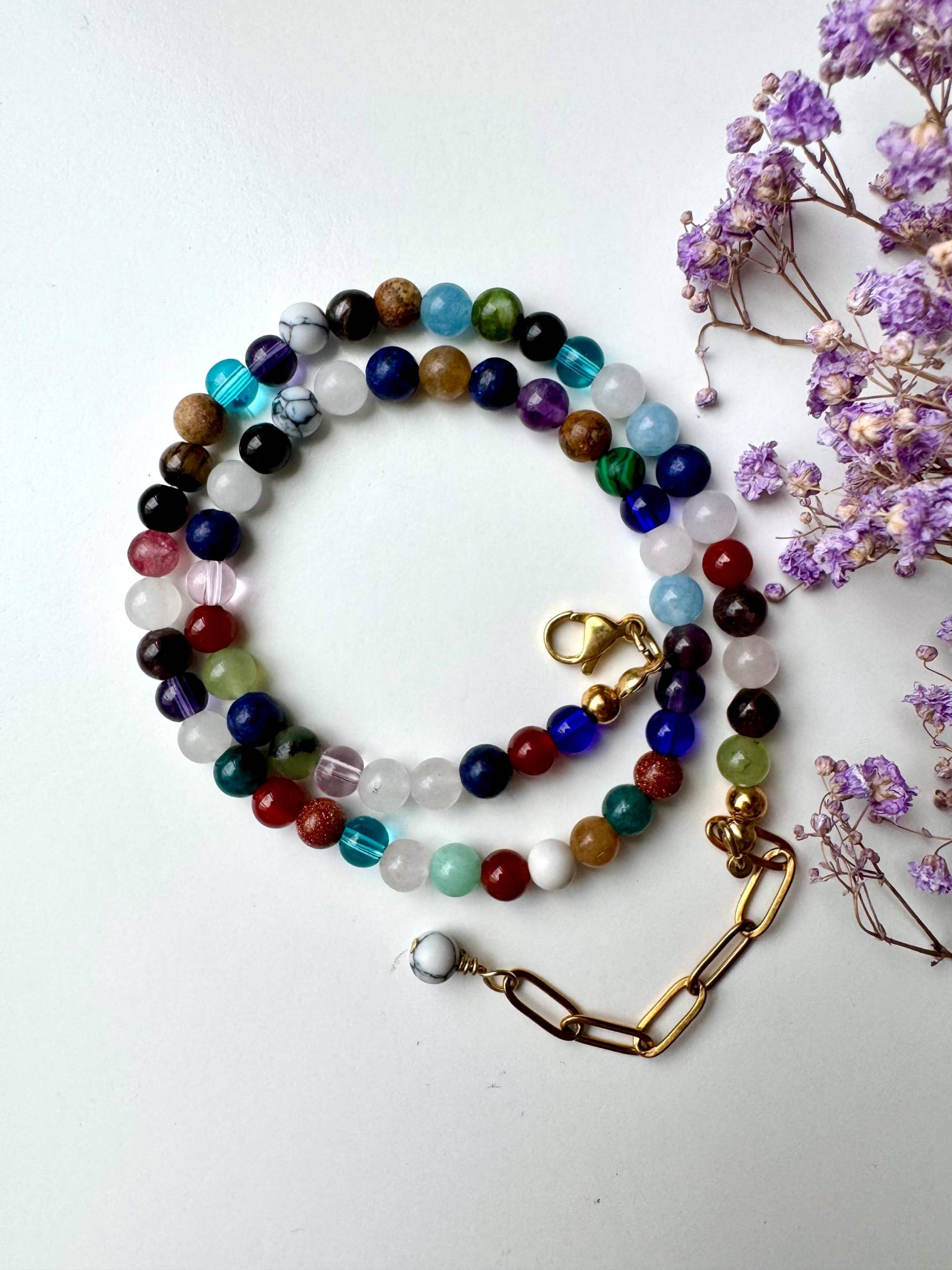 Bunte Edelstein-Halskette Mit Vergoldetem Verschluss Und 6mm Perlen - Naturstein-Mix, 43-49 cm Bunte Edelstein-Halskette Mit Vergoldetem Verschluss Und 6mm Perlen - Naturstein-Mix, 43-49 cm von MINNAKFINEJEWELRY