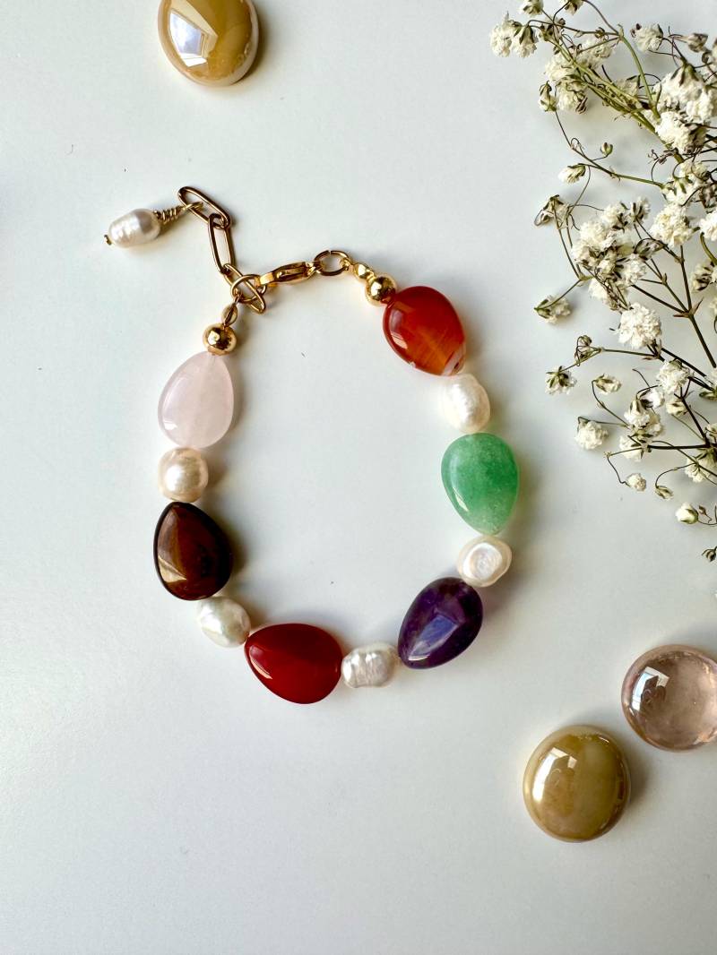 Edelstein Armband - Süßwasserperlen & Bunte Natursteine, Cabochon Tropfenform, Länge Individuell, Geschenk Für Sie, Handmade von MINNAKFINEJEWELRY