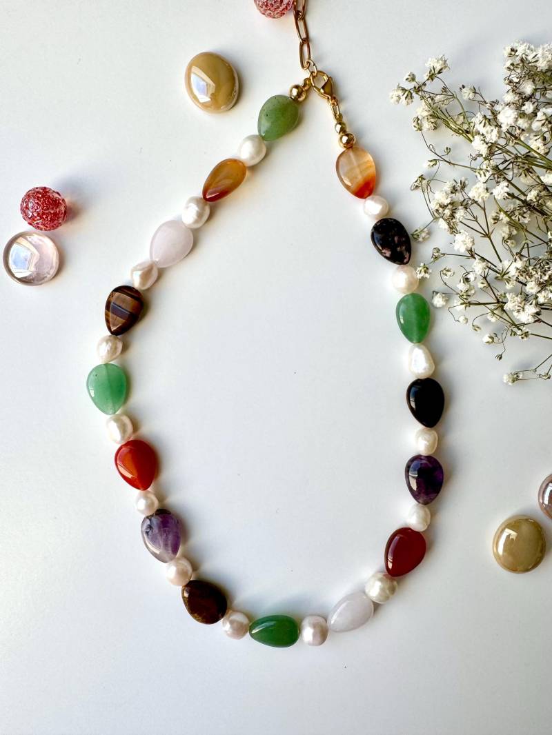 Edelstein Halskette 47-53 cm - Süßwasserperlen & Bunte Natursteine, Facettierte Cabochons, Geschenk Für Sie, Handmade Schmuck von MINNAKFINEJEWELRY