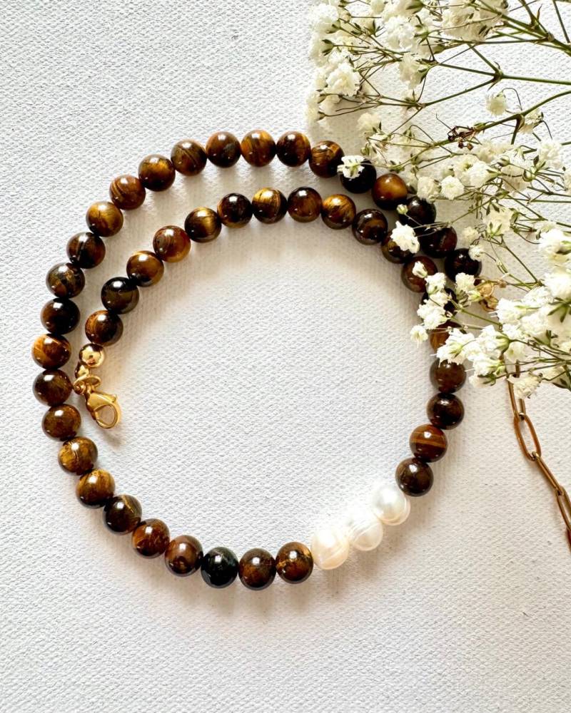 Tigerauge Halskette 44-50 cm - Natursteinperlen & Süßwasserperlen, Geschenk Für Sie, Eleganter Schmuck, Boho Kette, Handmade von MINNAKFINEJEWELRY