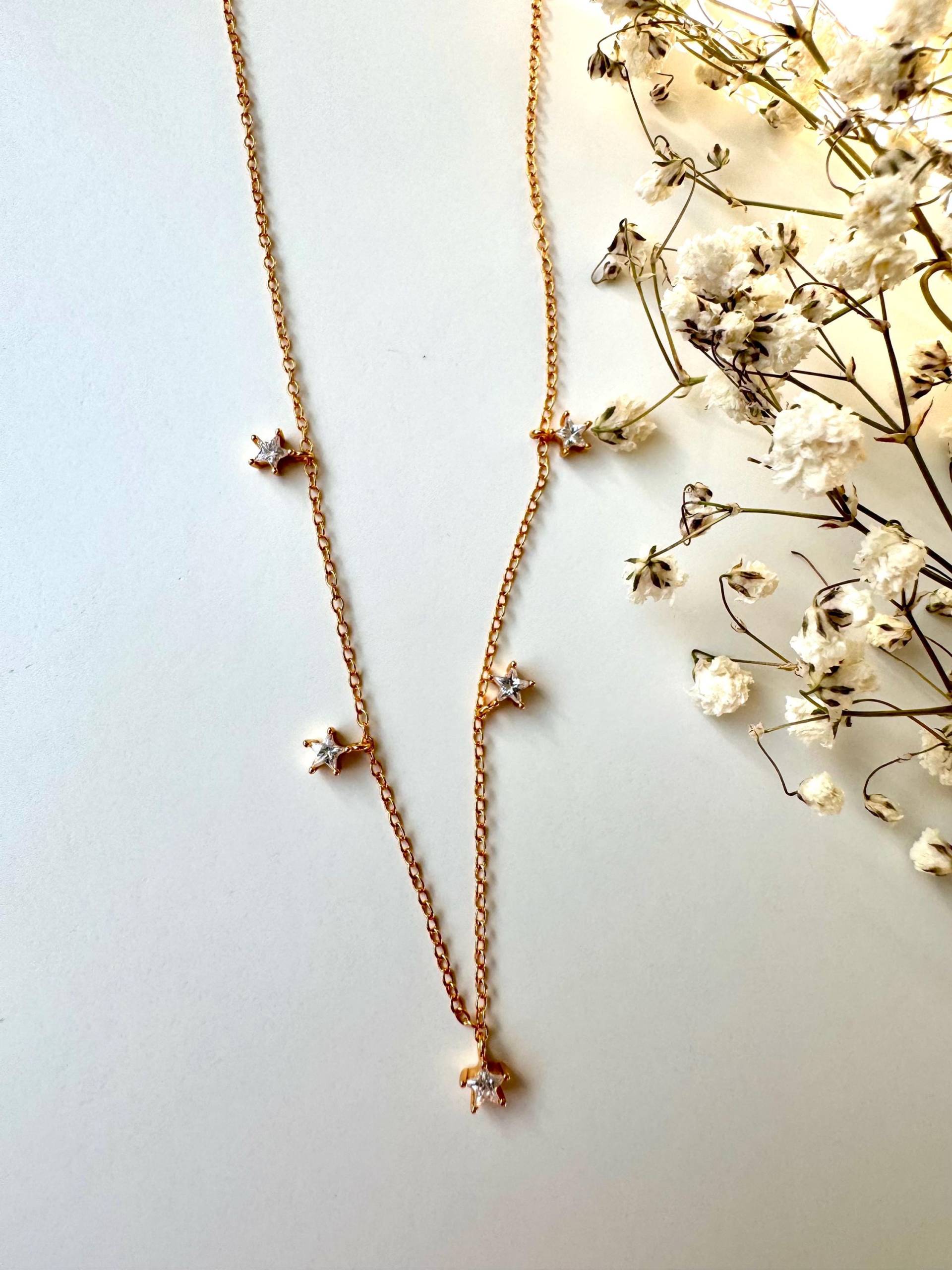 Zarte Stern Halskette Mit Zirkonia - 925 Silber 18 K Vergoldet, Eleganter Sternschmuck, Geschenk Für Sie, Handmade von MINNAKFINEJEWELRY