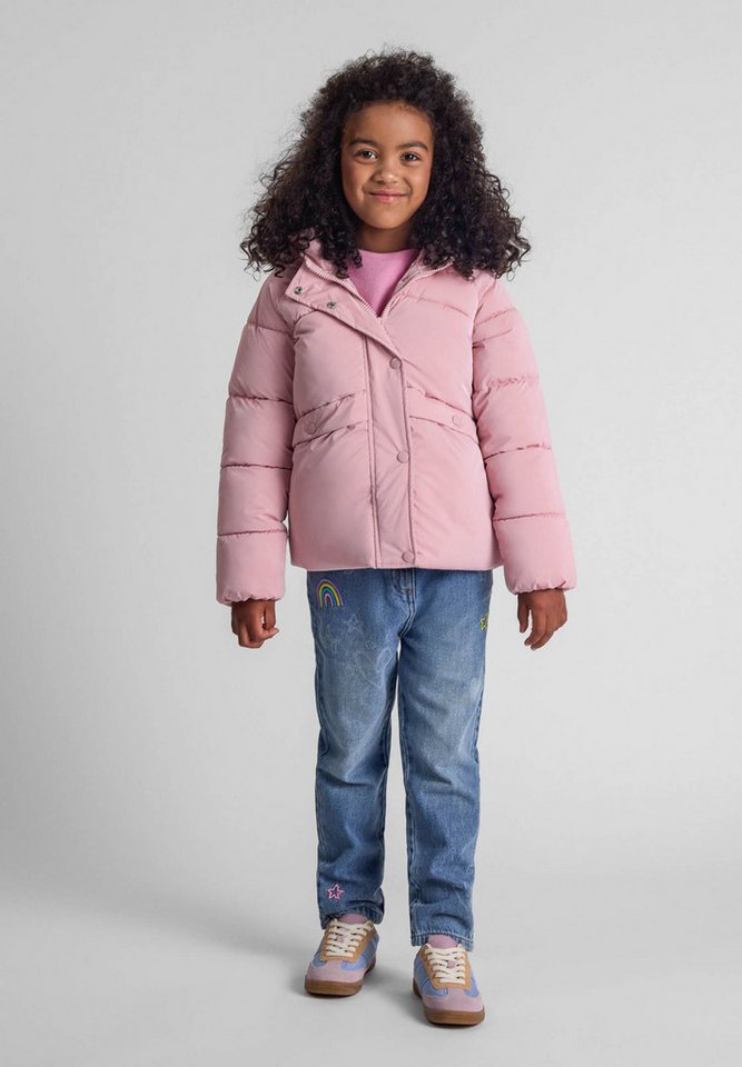 MINOTI Winterjacke Gefütterte Winterjacke mit Kapuze und doppeltem Verschluss (9m-8y) trendiger Aufnäher am Ärmel von MINOTI