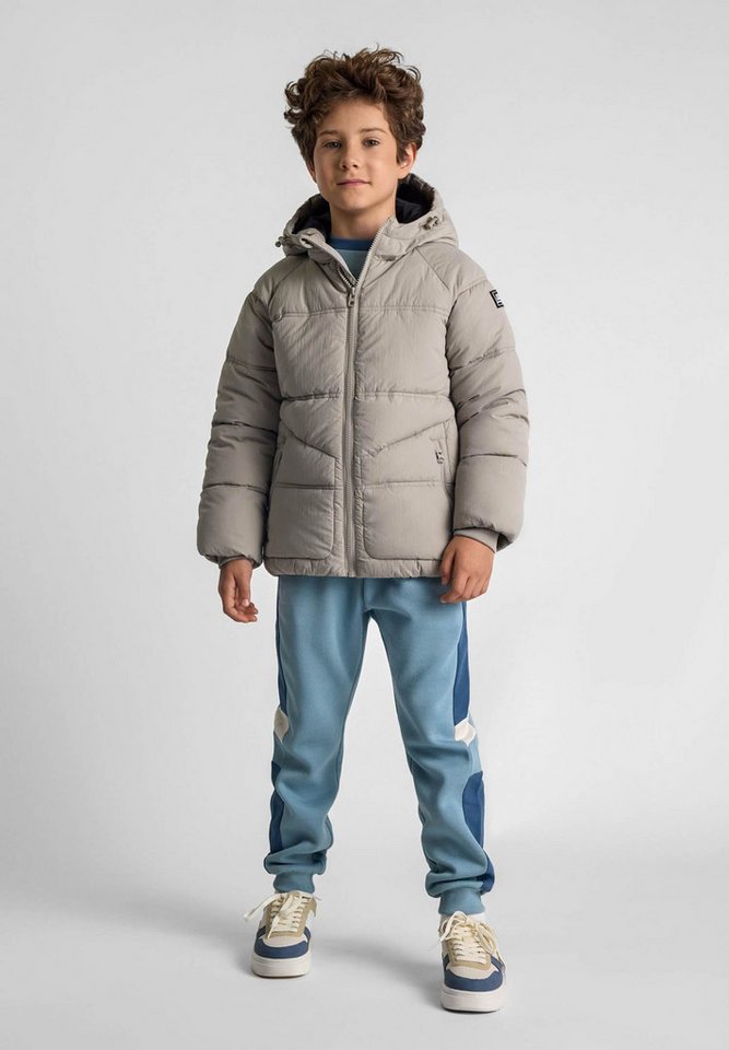 MINOTI Winterjacke Steppjacke mit Kapuze und Taschen mit Reißverschluss  (2y-14y) trendiger Aufnäher am Ärmel von MINOTI