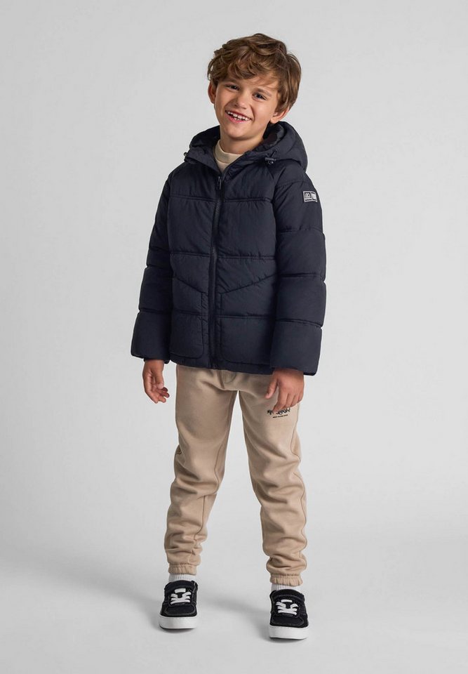 MINOTI Winterjacke Steppjacke mit Kapuze und Taschen mit Reißverschluss  (2y-14y) trendiger Aufnäher am Ärmel von MINOTI