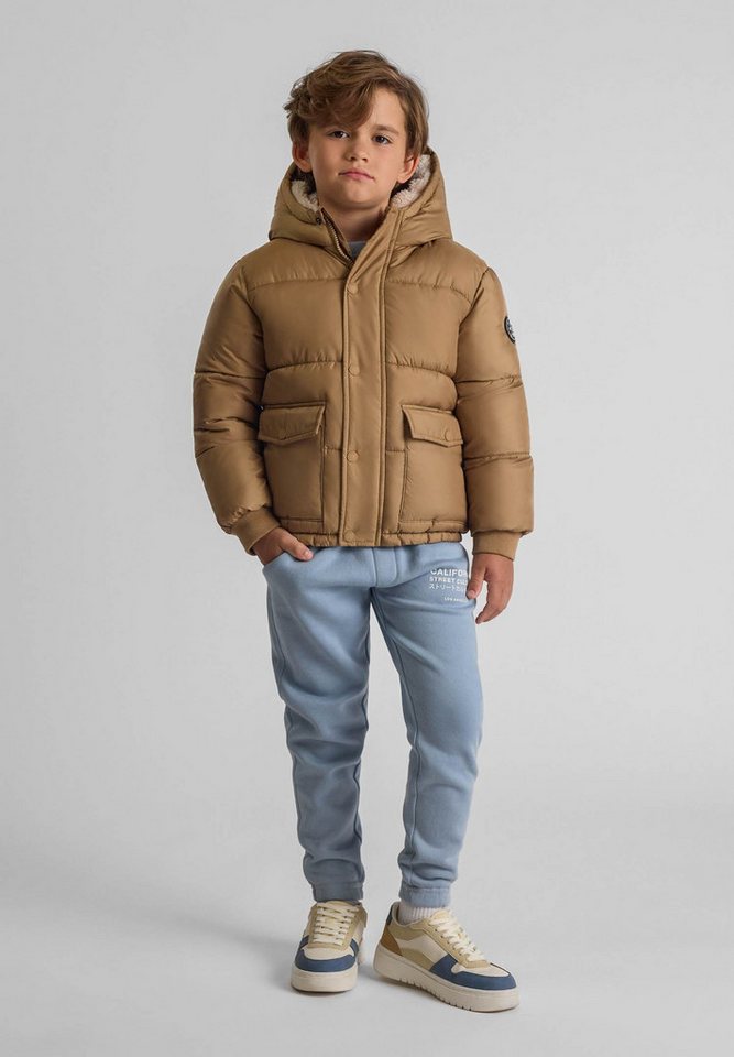 MINOTI Winterjacke Steppjacke mit fester Kapuze (9m-8y) trendiger Aufnäher am Ärmel von MINOTI