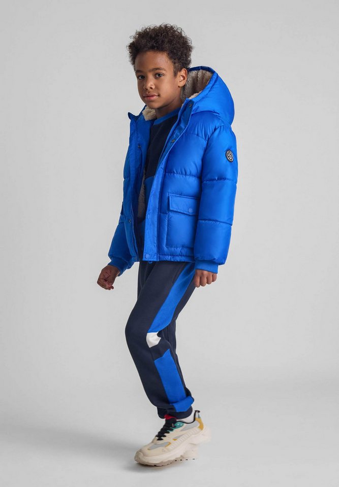 MINOTI Winterjacke Steppjacke mit fester Kapuze (9m-8y) trendiger Aufnäher am Ärmel von MINOTI