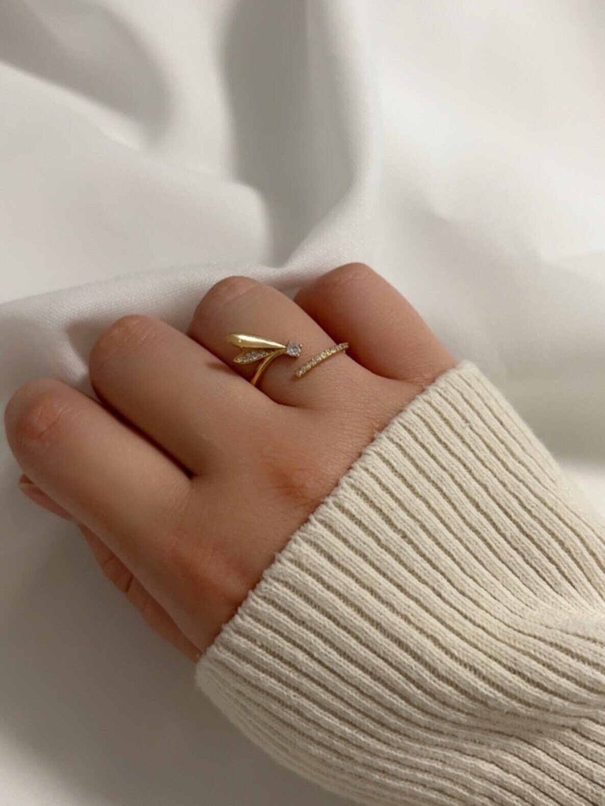 Flügelring | Filigraner Ring Verstellbar Gold O. Silber von MIRAYASUjewellery