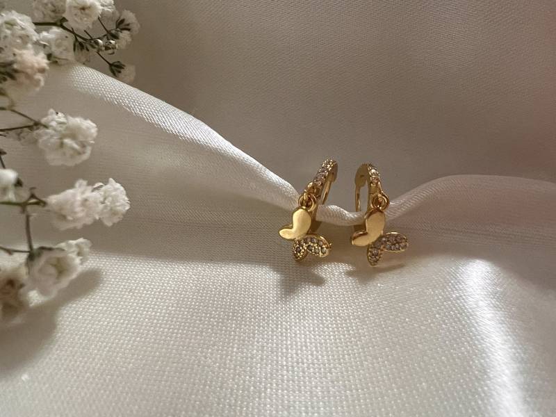 Ohrring Mit Schmetterling Anhänger Aus 925 Silber Goldfarben von MIRAYASUjewellery