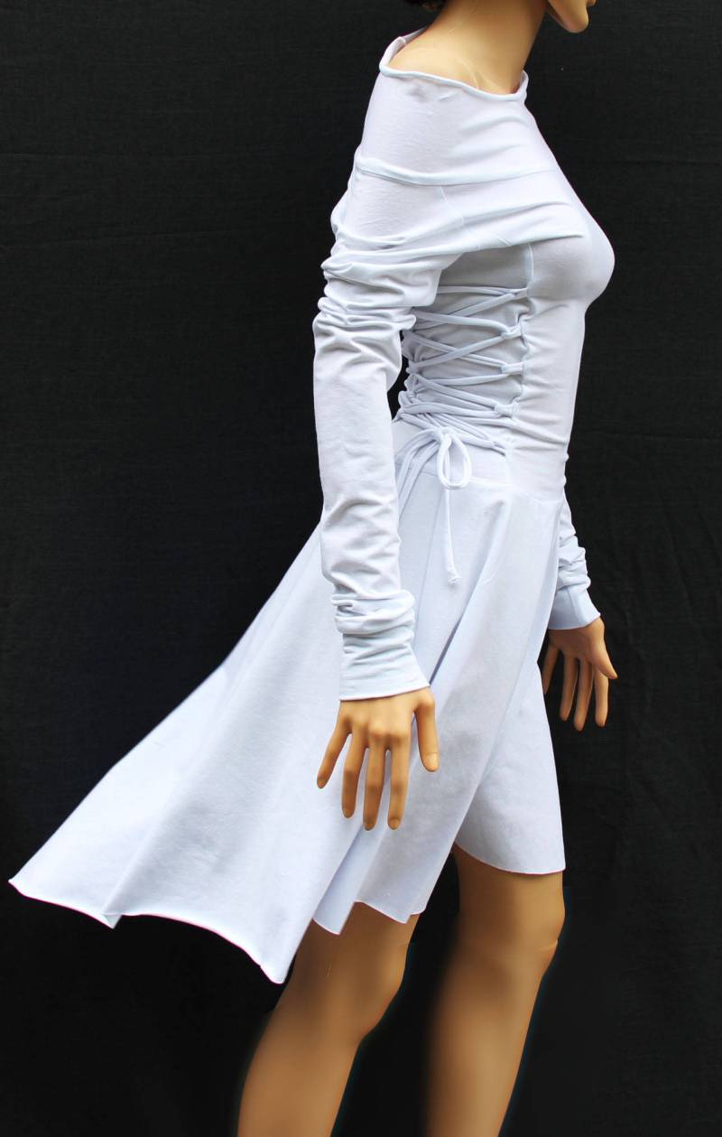 Schulterfrei High Low Kleid Schnürung Langarm Baumwolle Jersey Strick von MIRIMIRIFASHION