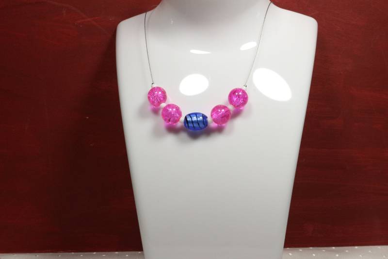 Halskette in Pink/Blau | Hk009 von MIRUPENNhandcrafts
