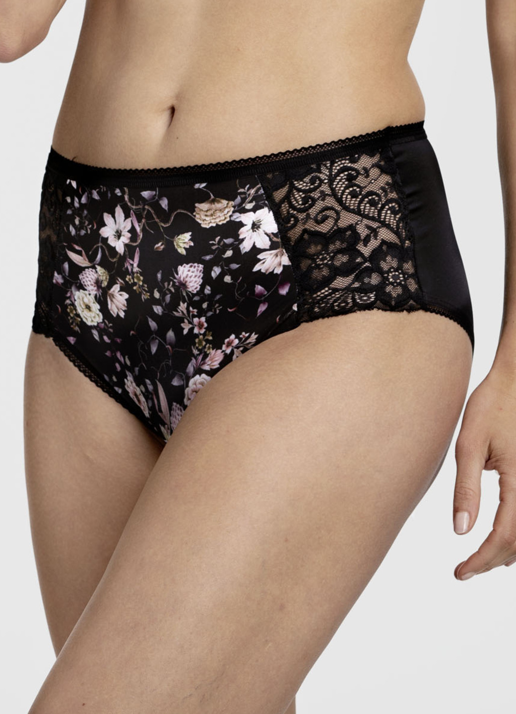 Miss Mary Slip mit farbharmonischem Floraldessin, Schwarz-Bunt, Größe 38 von MISS MARY