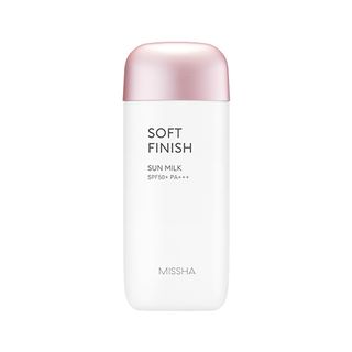 MISSHA - All-Around Safe Block Soft Finish Sun Milk SPF50+ PA+++ - 70ml von MISSHA