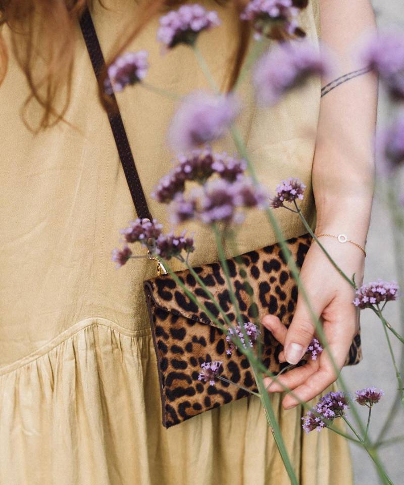 Leopard Print Kalbsleder Clutch Tasche Handgemachte Crossbody Kettentasche von MIUMMASH