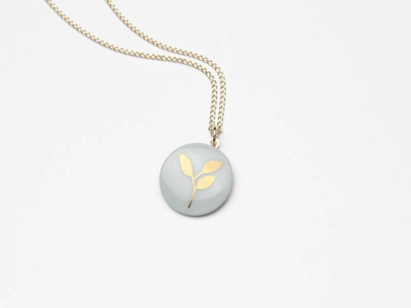 Kette Mit Porzellan-Anhänger/Mint Goldenem Blatt Porzellankette Keramikkette Goldkette Blätter Natur Kettenanhänger Kette Mit Porzellan-Anhänger/Mint Goldenem Blatt Porzellankette Keramikkette Goldkette Blätter Natur Kettenanhänger von MIYUporzellanschmuck